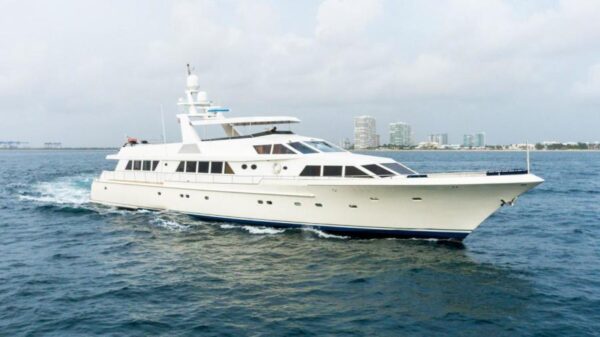 2004 Westport Forty Love FOR SALE